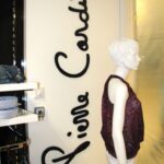 3D logo Pierre Cardin z plastu